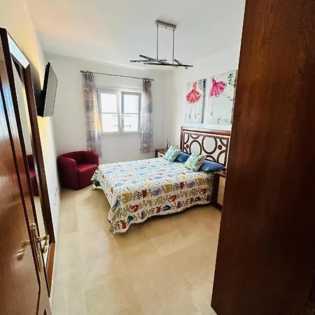 דירה Elena Is A Comfortable And Well Located Flat